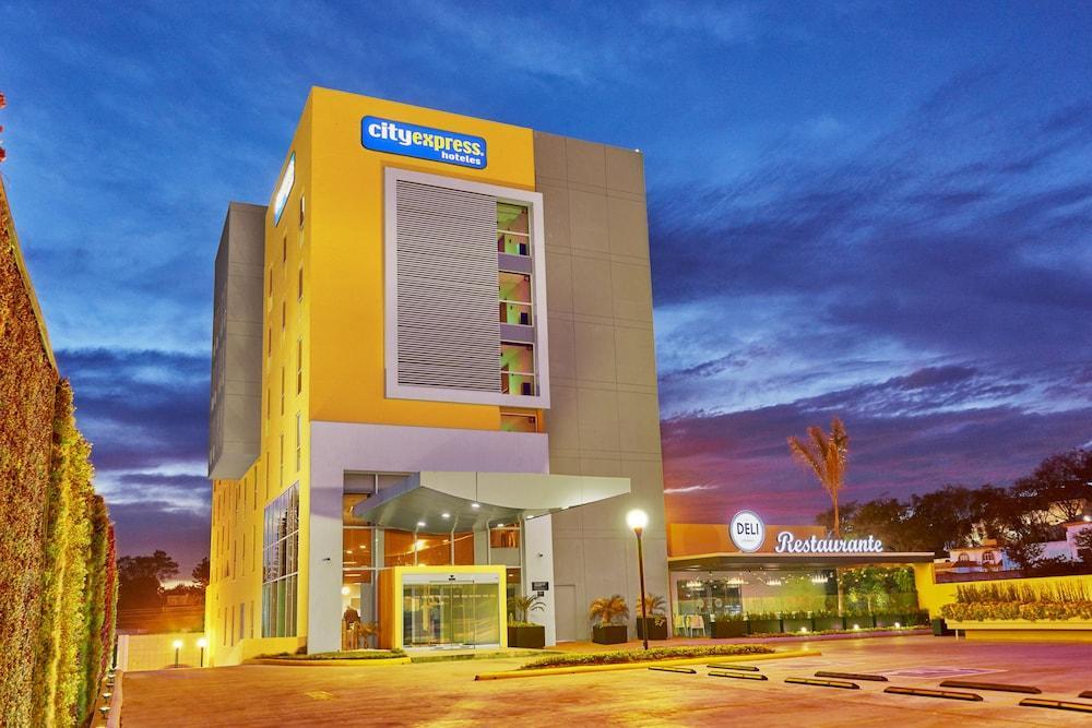 ซิตี้ เอ็กซ์เพรส สนามบินกวาดาลาฮารา Hotel Las Pintas ภายนอก รูปภาพ