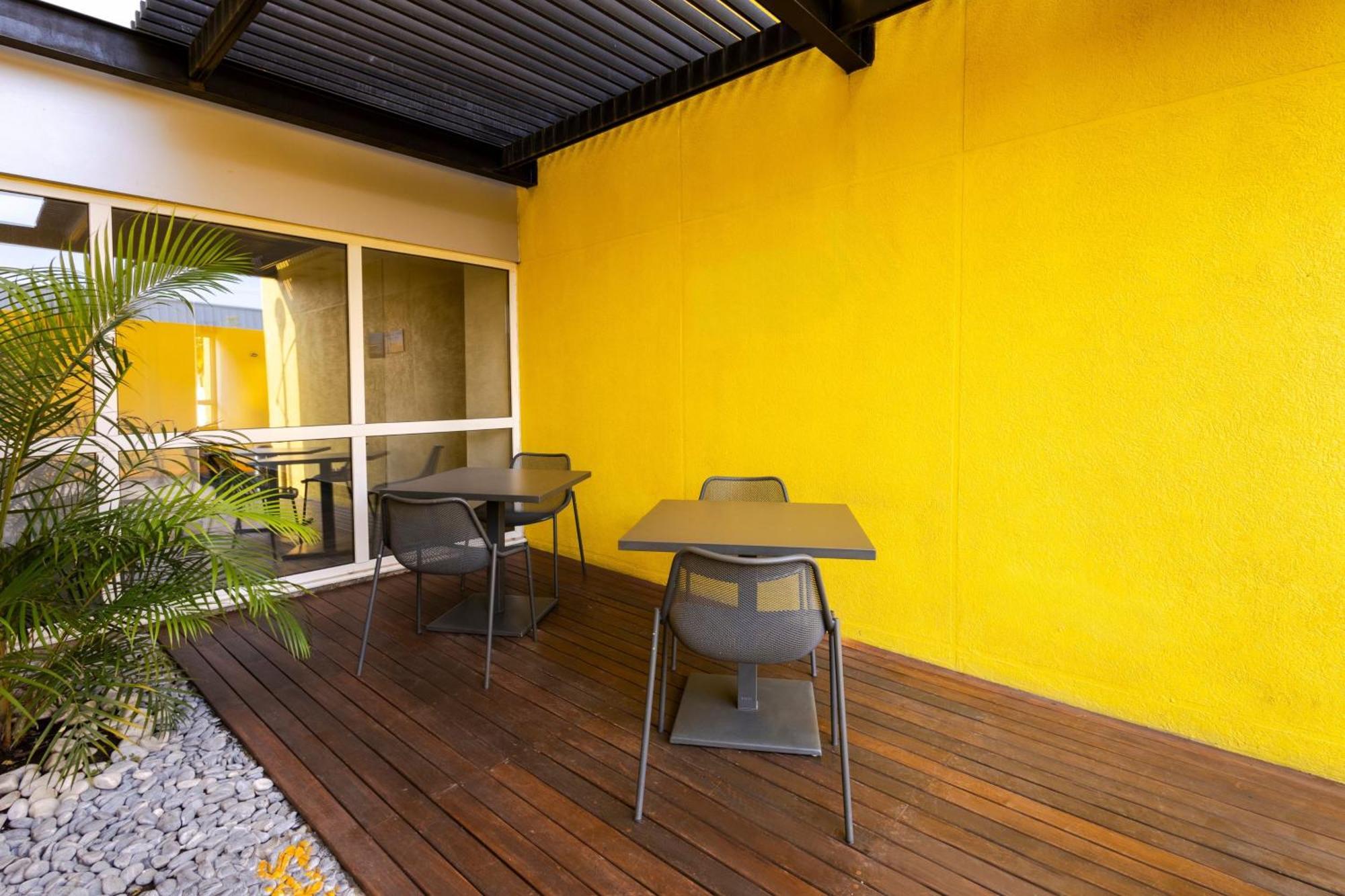 ซิตี้ เอ็กซ์เพรส สนามบินกวาดาลาฮารา Hotel Las Pintas ภายนอก รูปภาพ