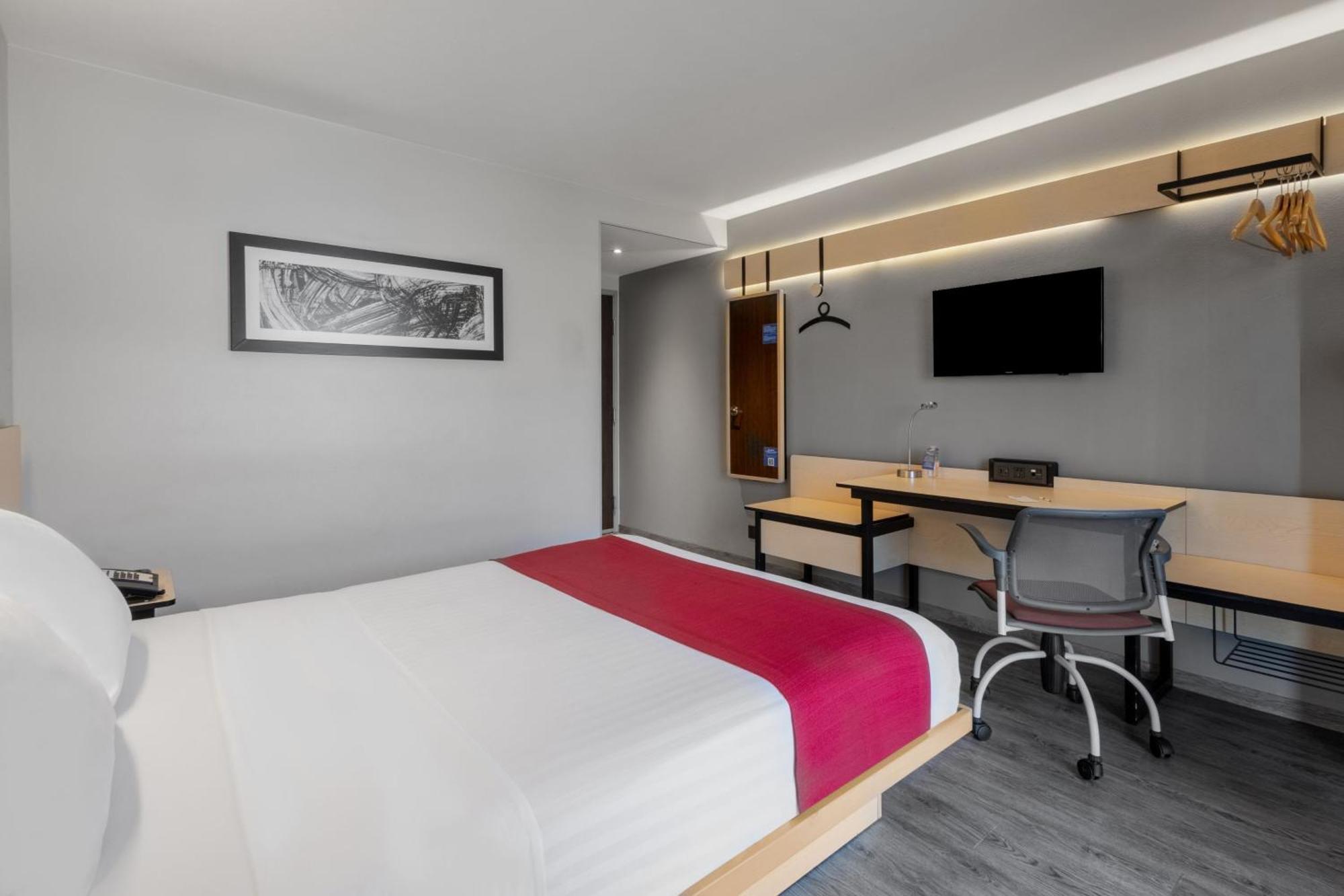 ซิตี้ เอ็กซ์เพรส สนามบินกวาดาลาฮารา Hotel Las Pintas ภายนอก รูปภาพ