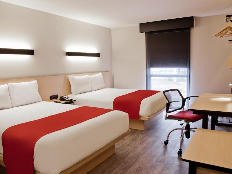 ซิตี้ เอ็กซ์เพรส สนามบินกวาดาลาฮารา Hotel Las Pintas ภายนอก รูปภาพ
